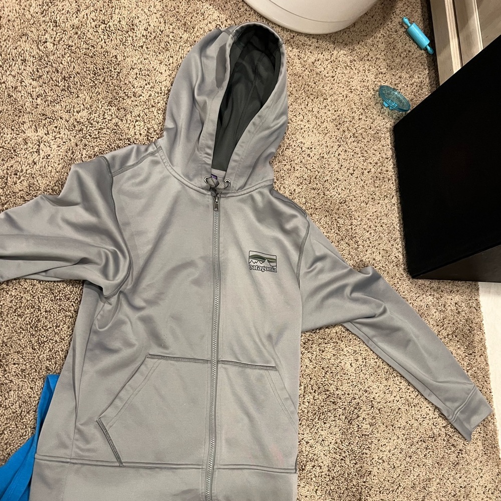 Gray Patagonia sweatshirt size extra small boys